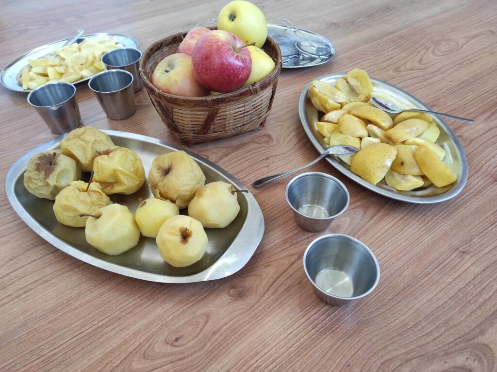 Experimentem amb poma crua i cuita